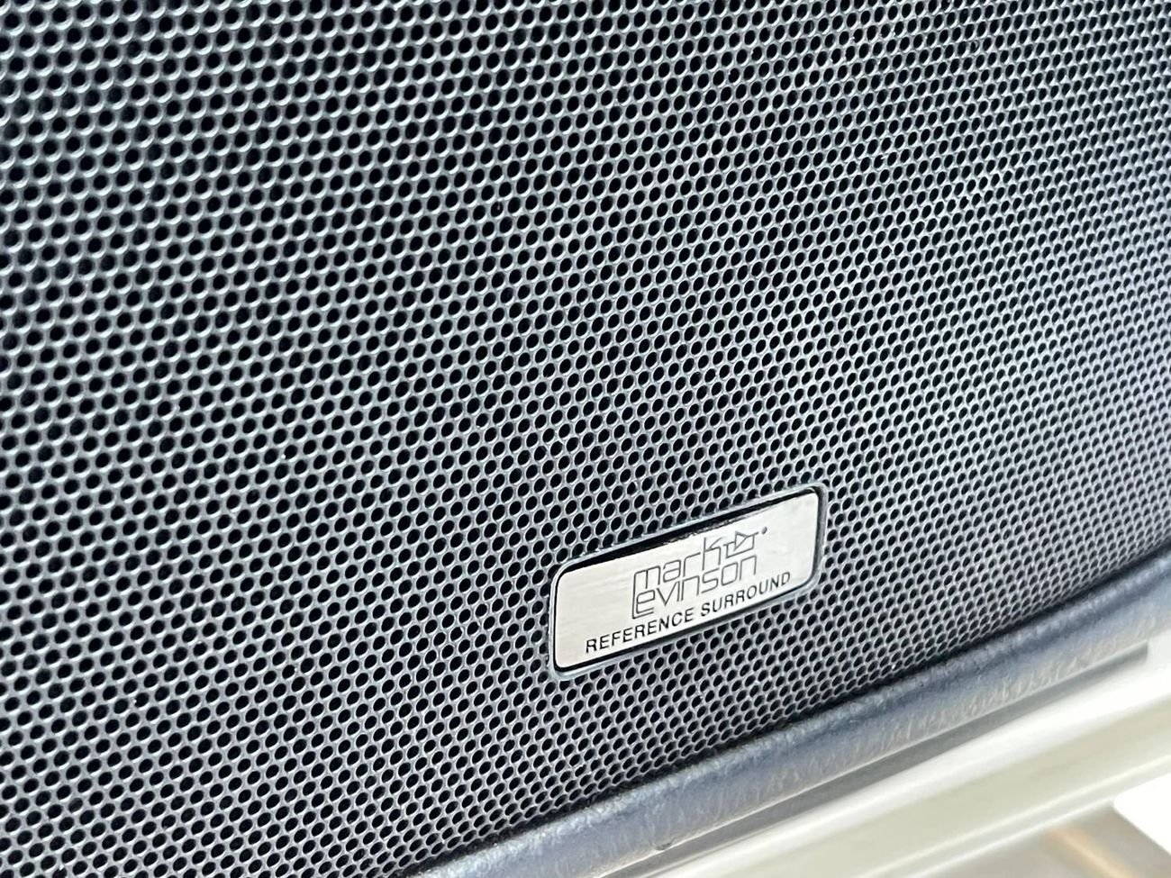 لكزس LS 460 محرك V8 سعة 4.6 لتر / F-SPORT / ممشى قليل / جنوط مقاس 19 بوصة / نقطة عمياء / مقاعد كبيرة / بحالة ممت