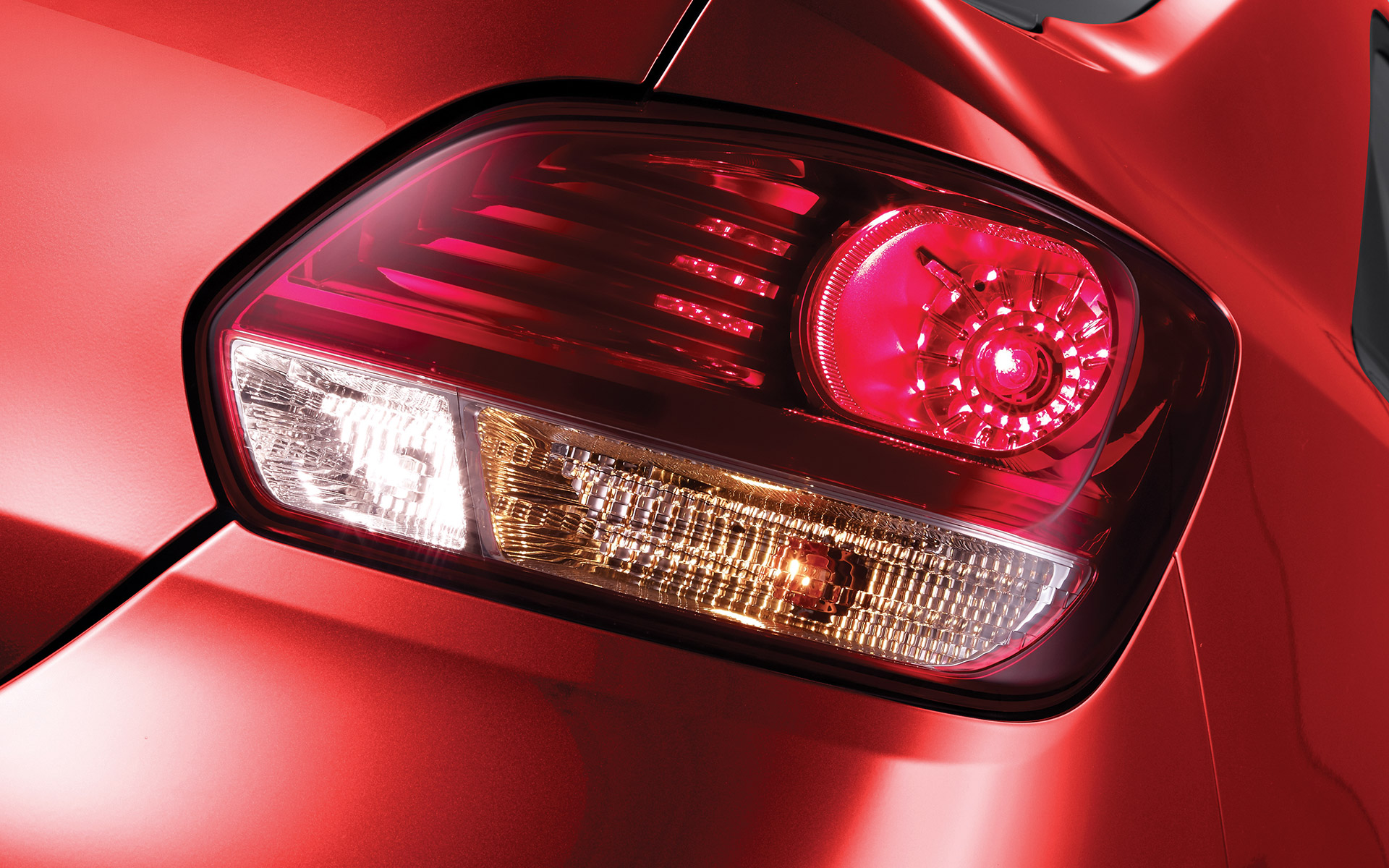 كيا بيجاس exterior - Tail Light