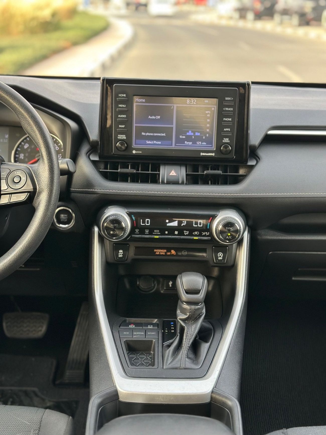 تويوتا راف ٤ XLE Sunroof,push start Full Option