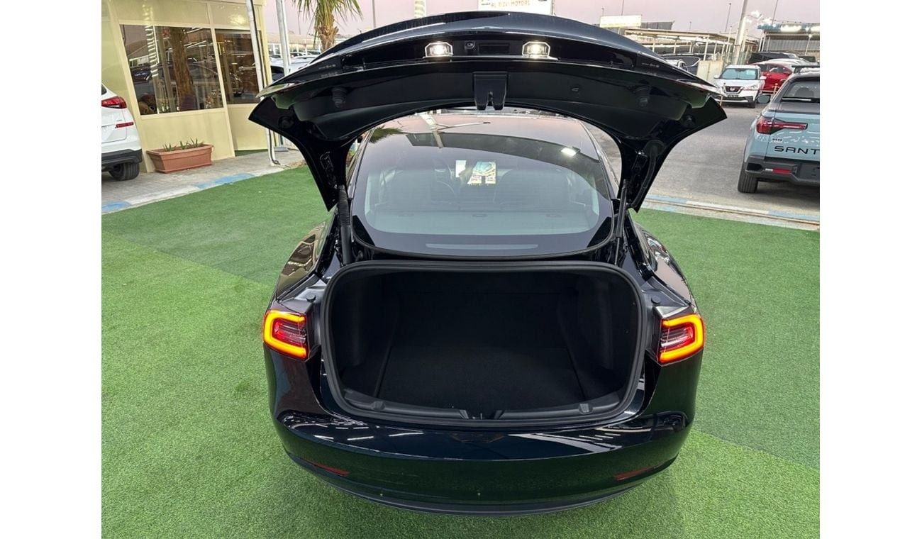 Tesla Model 3 Sedan model 3 REAR -WHEEL DRIVE engine UU RWD ELECTRIC one battery