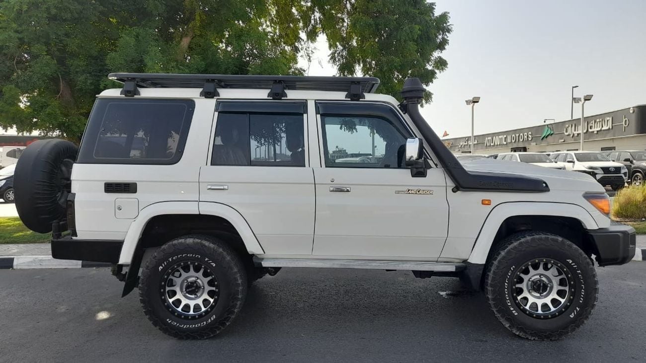 تويوتا لاند كروزر 70 V8 1VD diesel manual low kms Right-Hand drive