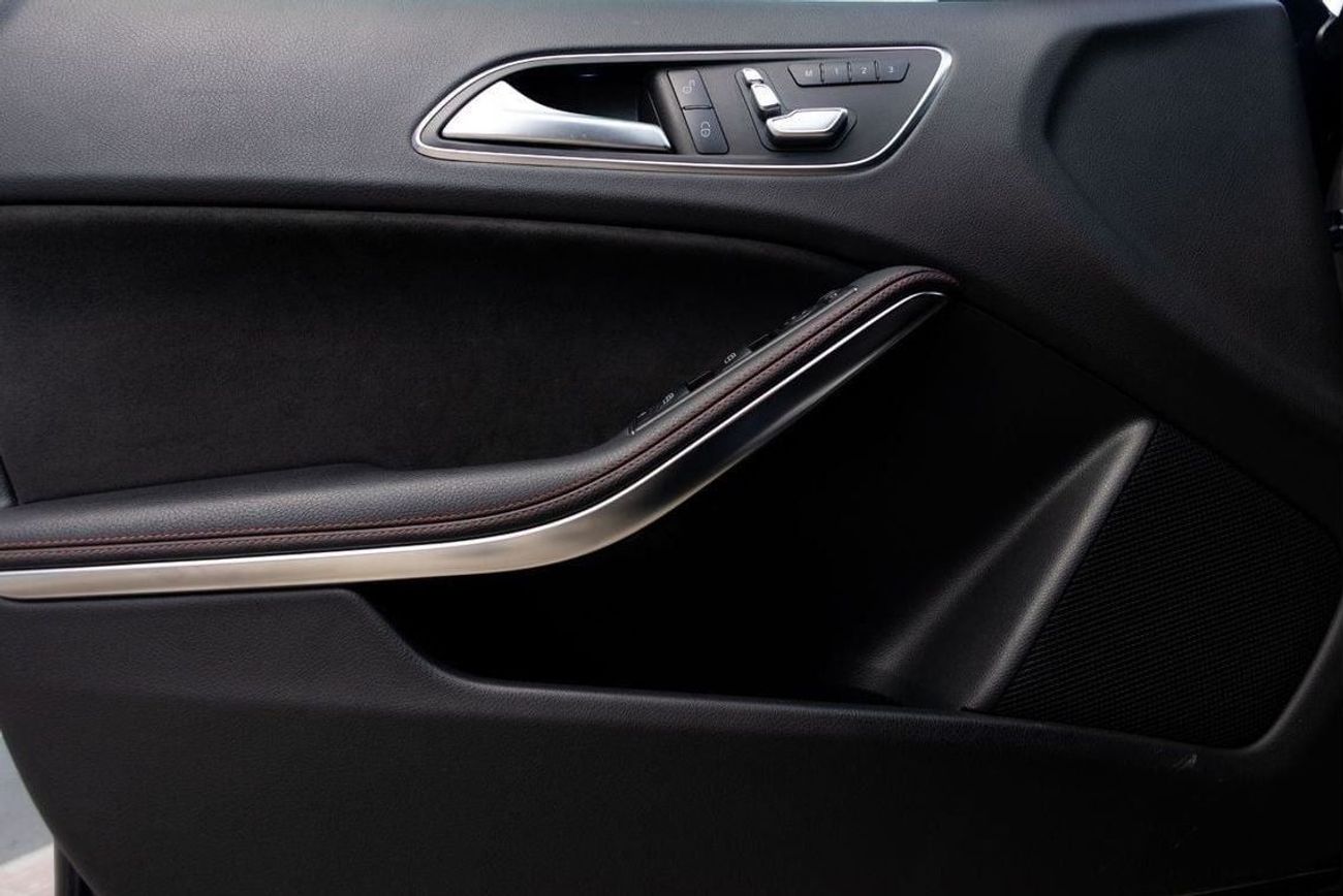 Mercedes-Benz A 250 std 2.0L (221 HP) Mercedes-Benz A250 2018 (LOW MILEAGE) GCC under Warranty with Flexible Down-Paymen