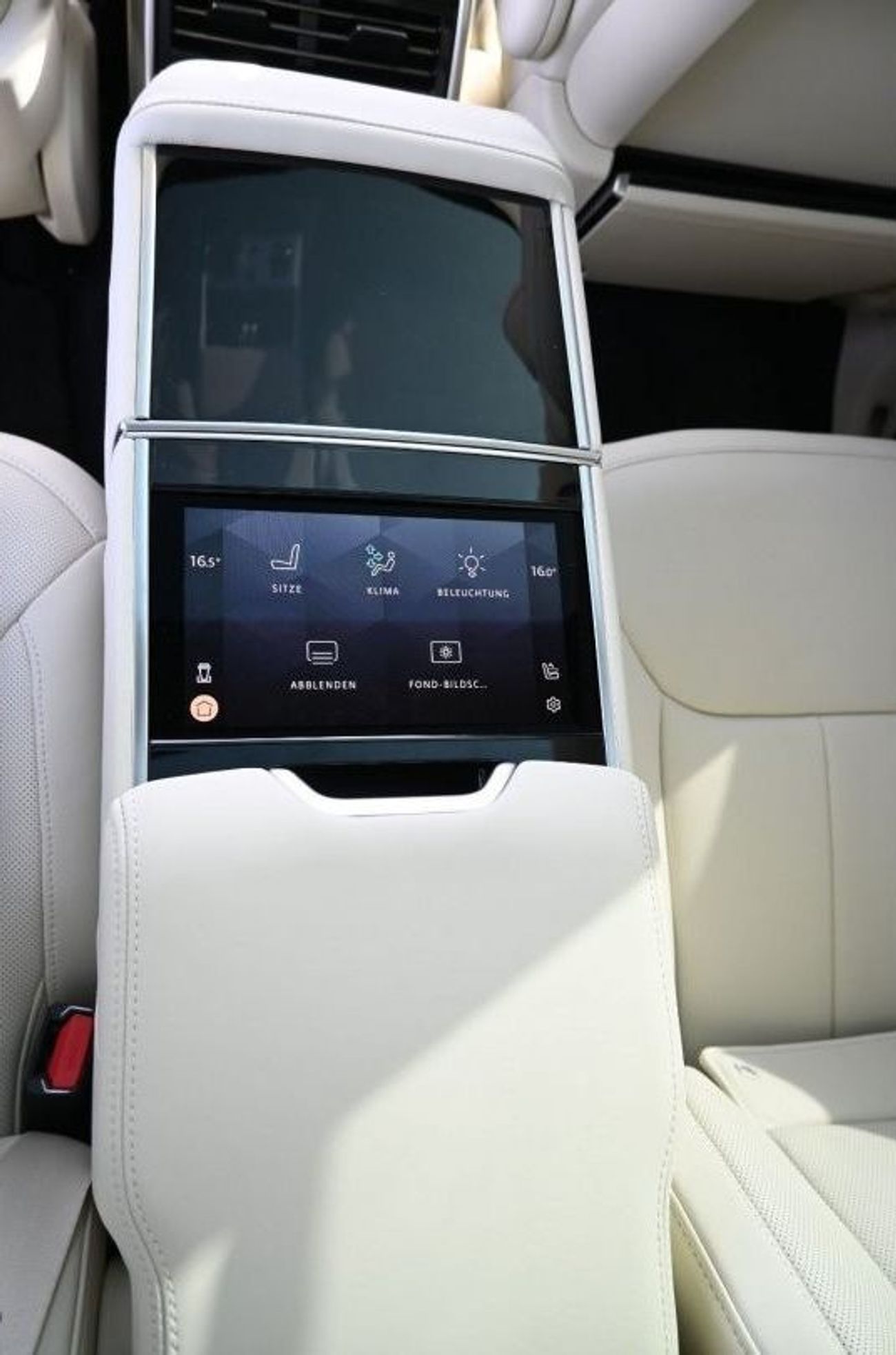 لاند روفر رينج روفر لاند روفر رانج روفر أوتوبايوجرافي 4.4 لتر بنزين ، V8 ، SUV ، دفع رباعي ، 5 أبواب ، 360 كاميرا ، رادا