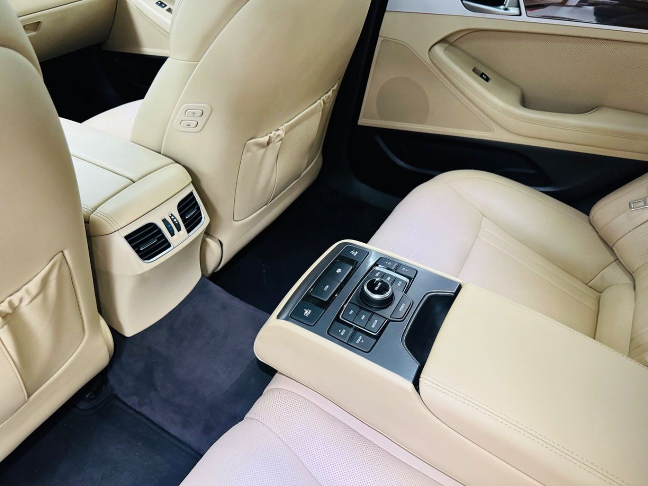 هيونداي جينيسس ملكي