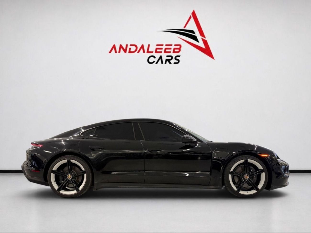 بورش تايكان AED 3,520 P.M | 0% DOWN PAYMENT | PORSCHE TAYCAN STANDARD | EV | 2023 | AMERICAN SPECS