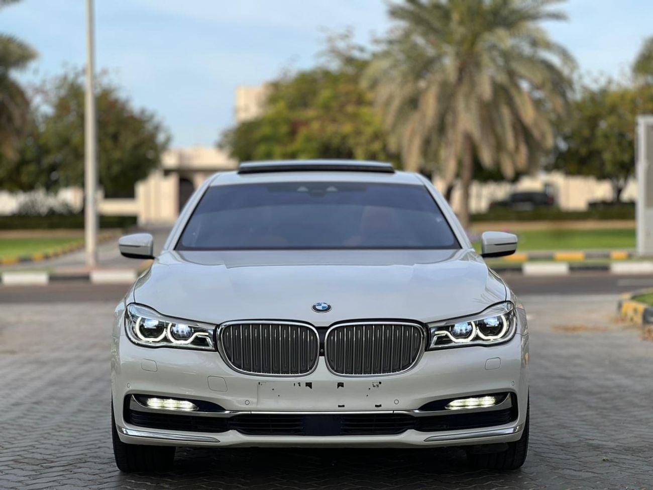 بي أم دبليو 740Li EXCLUSIVE Executive 3.0L (322 HP)
