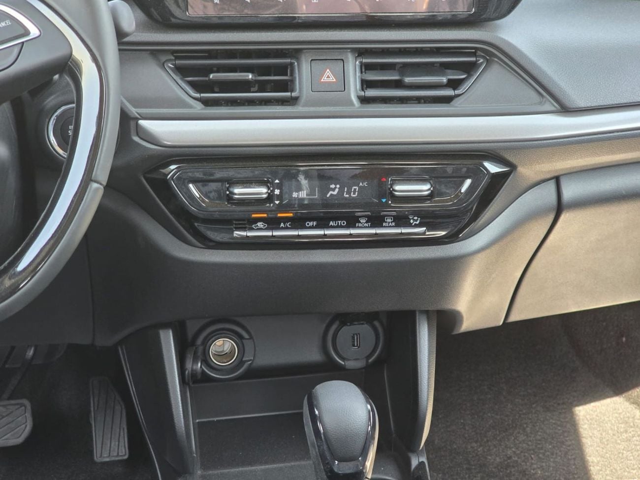 Suzuki Swift Suzuki Swift GLX, 2026 model, 1.2 liter, Two Tone