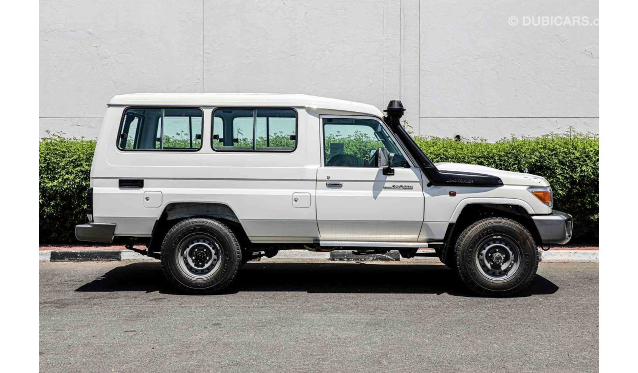 Toyota Land Cruiser 70 2021 Toyota 4.0L V6 LC 78 (Hardtop 3Door 9 Seater) - Export Only