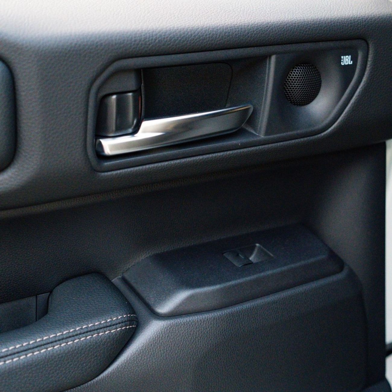 تويوتا برادو Turbo | 2.8L | Diesel |  Luxury |