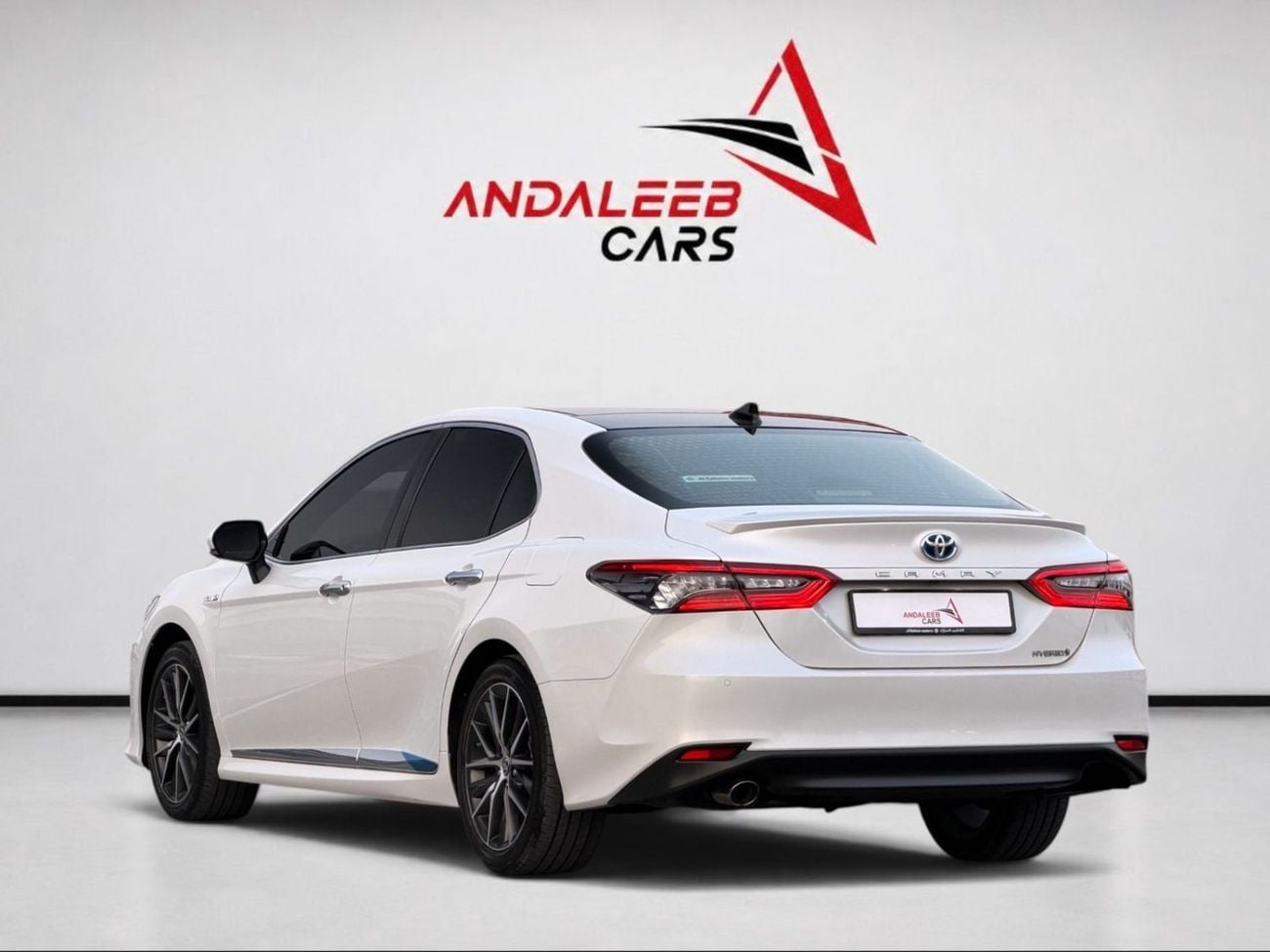 تويوتا كامري GLE HEV TOYOTA CAMRY HYBRID LIMITED | AGENCY WARRANTY | FULL AGENCY SERVICE HISTORY | 2024 | GCC SPECS
