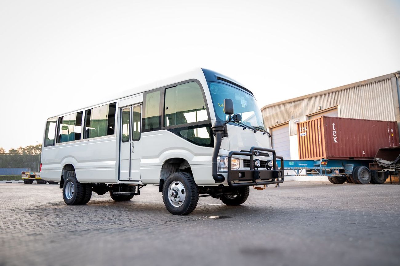 تويوتا كوستر 4.2 DSL MANUAL BUS 30 SEATS | 4x4