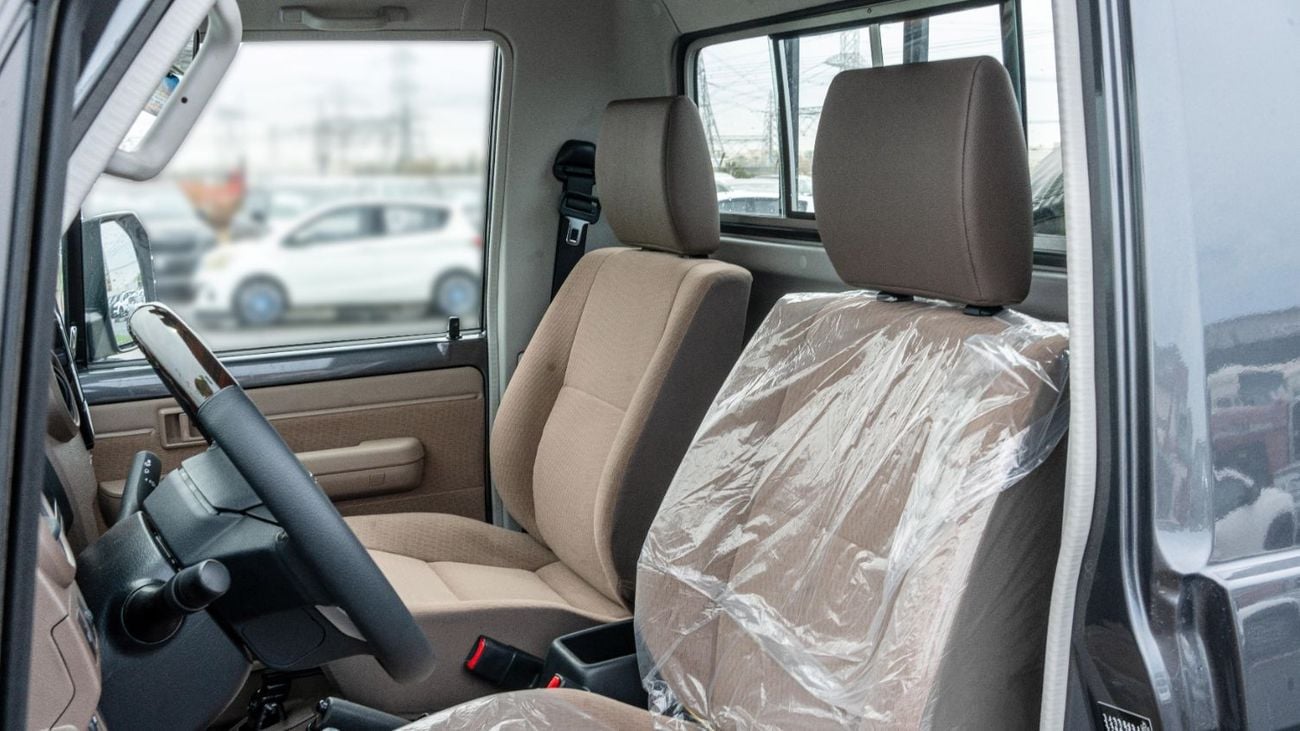 تويوتا لاند كروزر بيك آب 2026 Toyota Land Cruiser LC79 2.8L MT Diesel (Gray-Brown)