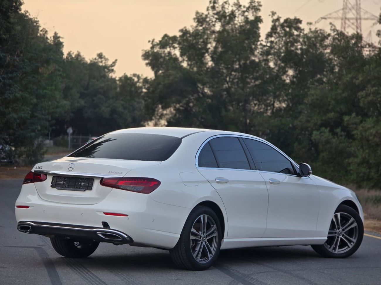 مرسيدس بنز E 350 MERCEDES E-350 KOREAN 2022 ORGINAL PAINT // ACCIDENT FREE // PERFECT CONDITION // LOW MILEAGE