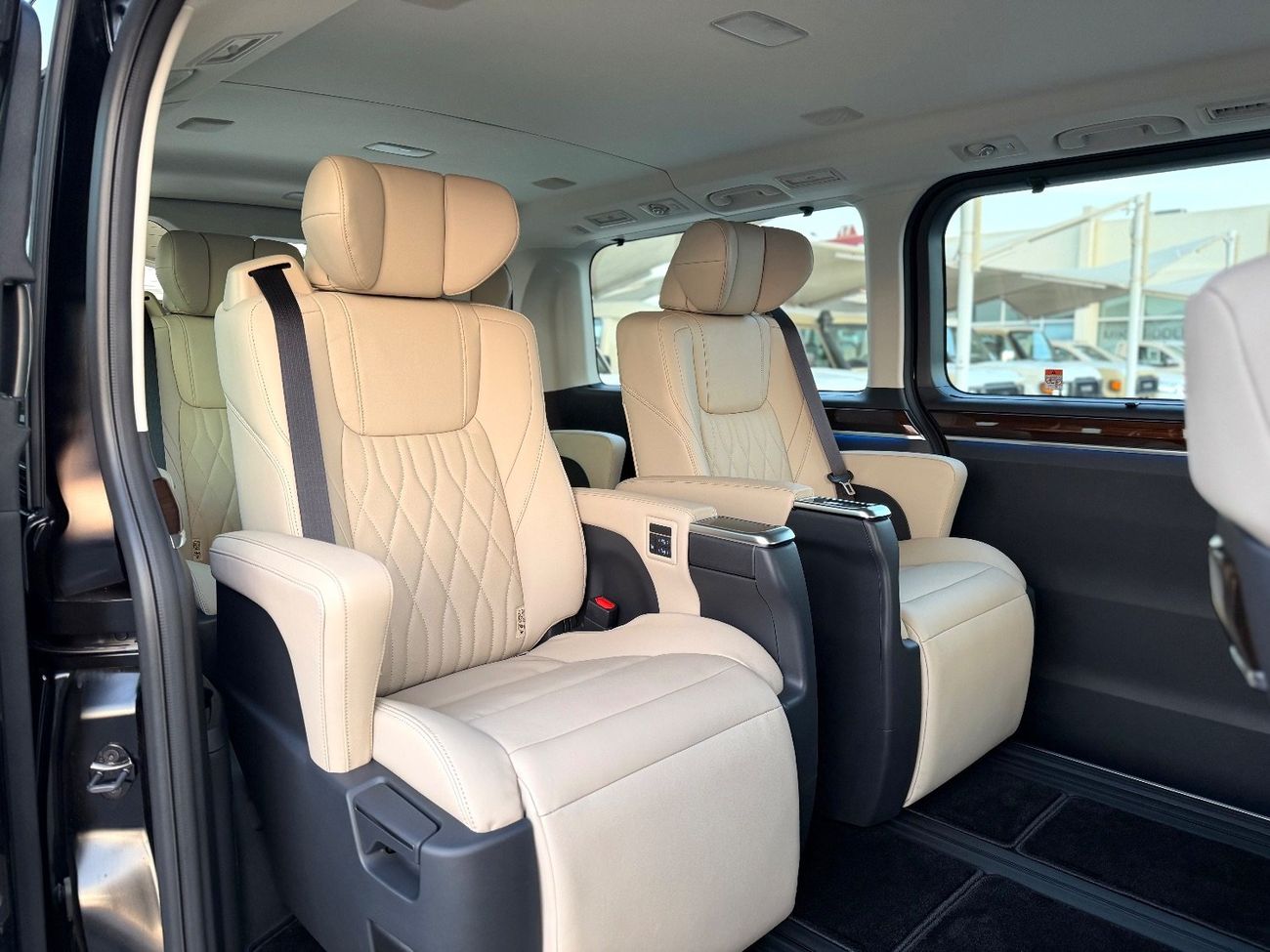 تويوتا جرافينا Granvia V full specs || Gcc