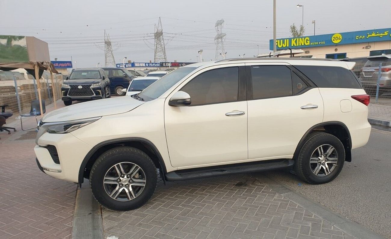 Toyota Fortuner 2.7L 4WD PETROL (USED)