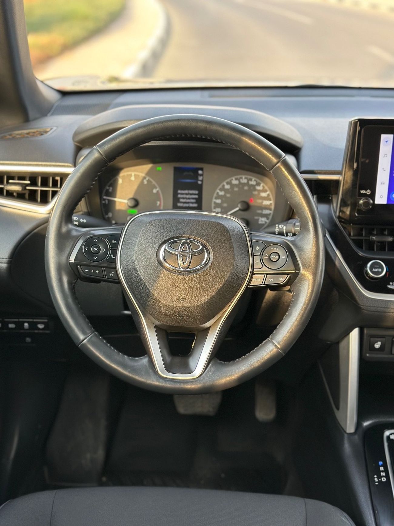 Toyota Corolla Cross Hybrid SE Full Option push start 2023