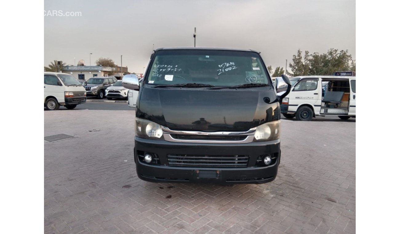 تويوتا هاياس TOYOTA HIACE VAN RIGHT HAND DRIVE (PM1622)