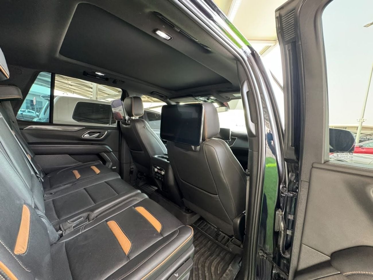 GMC Yukon AT4 GMC YUKON AT4 | 2022   FULL OPTION | GCC SPECS | 60,000 KM   Model: 2022  Engine: 6.2L V8  Power: 42