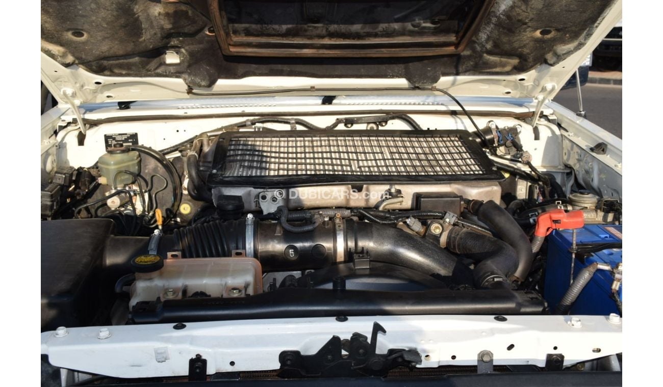 تويوتا لاند كروزر بيك آب