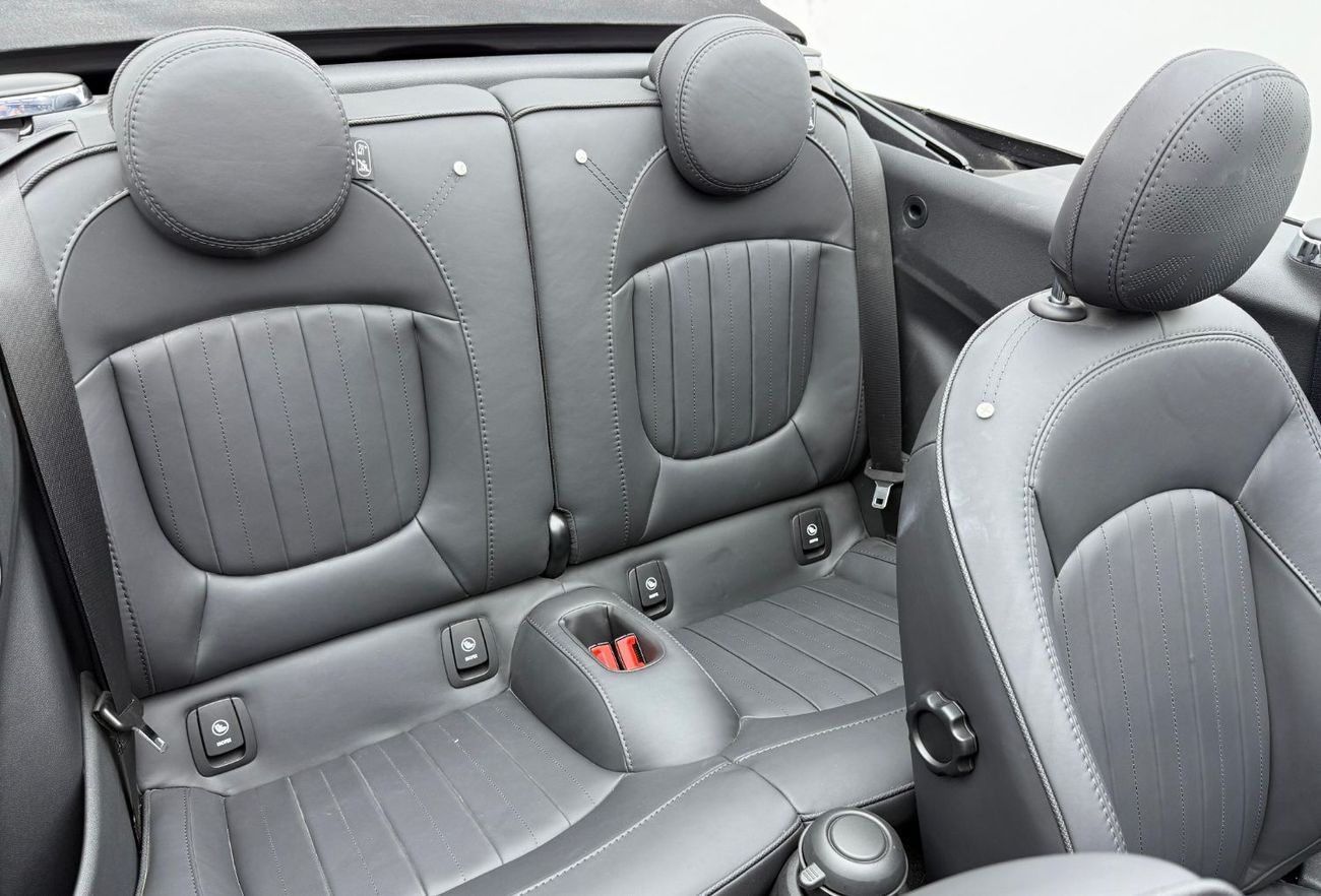 Mini Cooper 2024 Mini Cooper JCW, 2026 Mini Warranty + Service Pack, Very Low Km, Fully Loaded, GCC