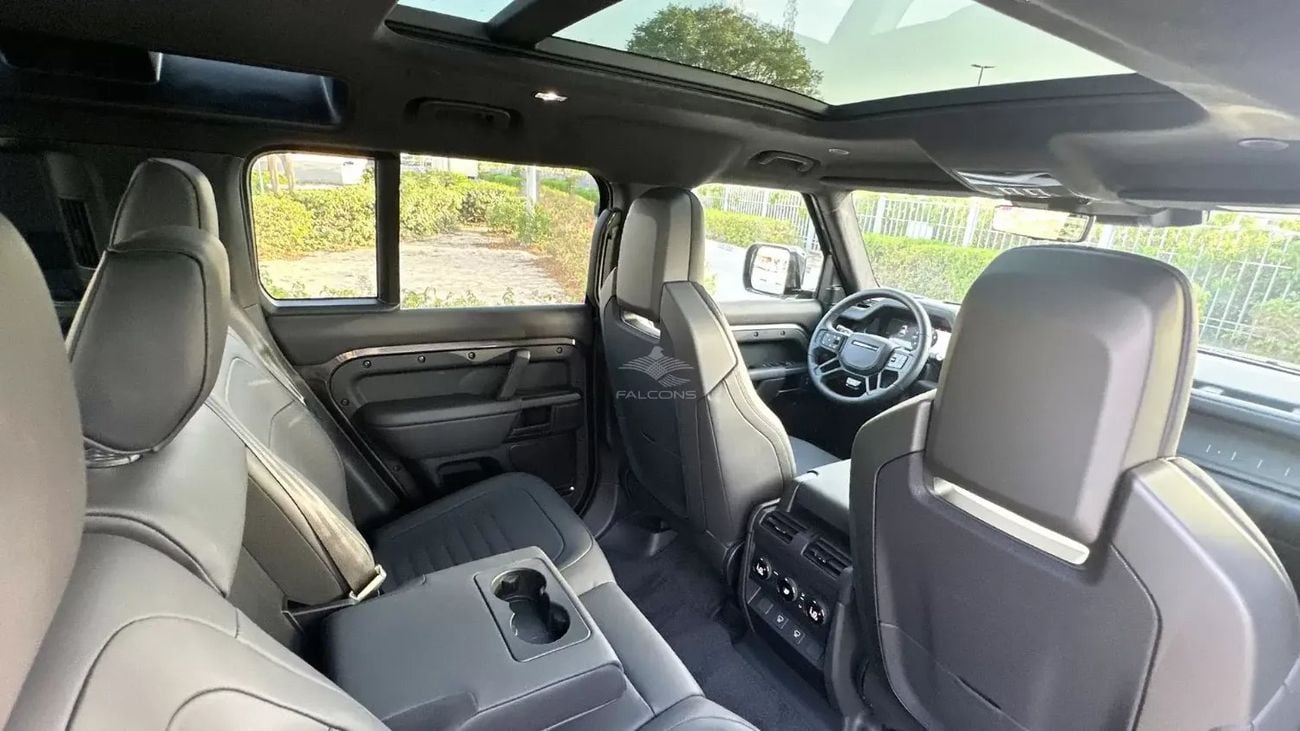لاند روفر ديفندر 4.4L OCTA AWD 5DR SWB AT