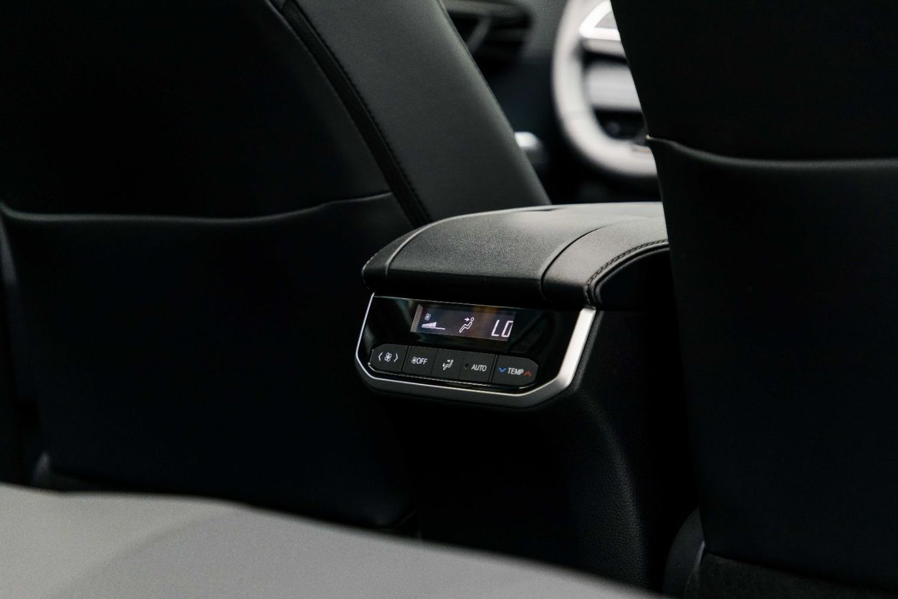 تويوتا هايلاندر Luxury 2.5L - Hybrid - Black Inside Black | Export Only