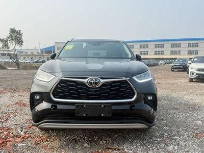 تويوتا هايلاندر Supreme Hybrid 2.5L AWD 7-Seater