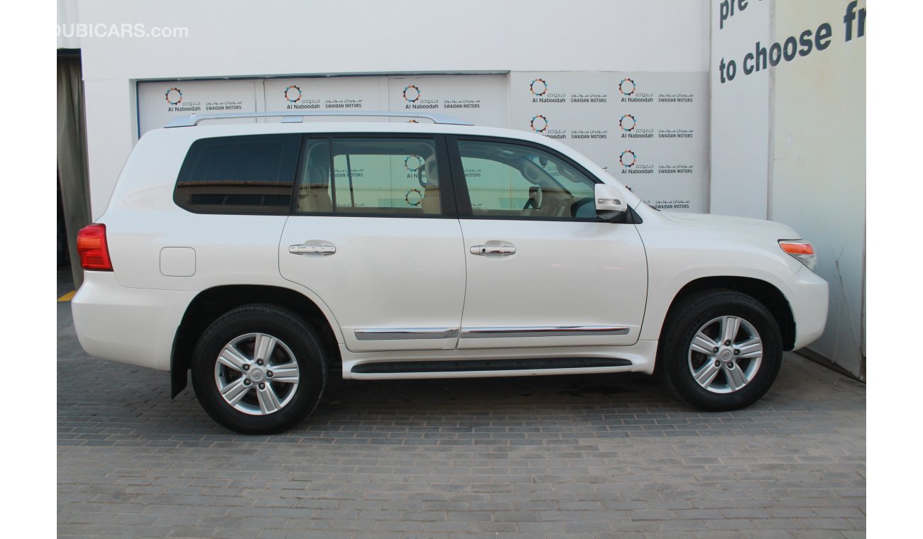 تويوتا لاند كروزر 4.6L EXR V8 2015 MODEL WITH NAVIGATION