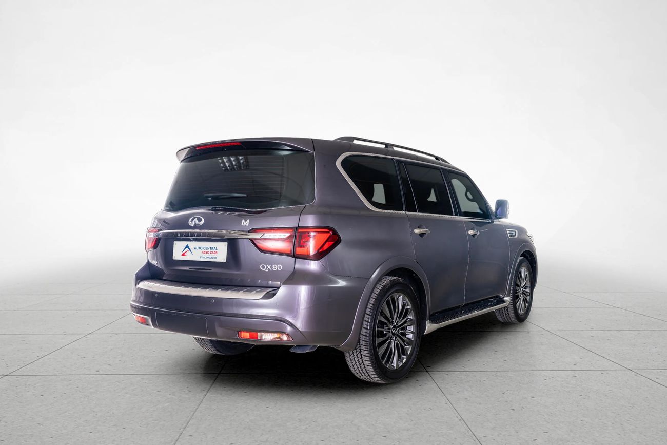 Infiniti QX80 LUXE 5.6