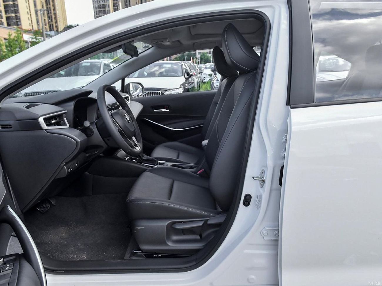 تويوتا كورولا XLI Hybrid 1.8L