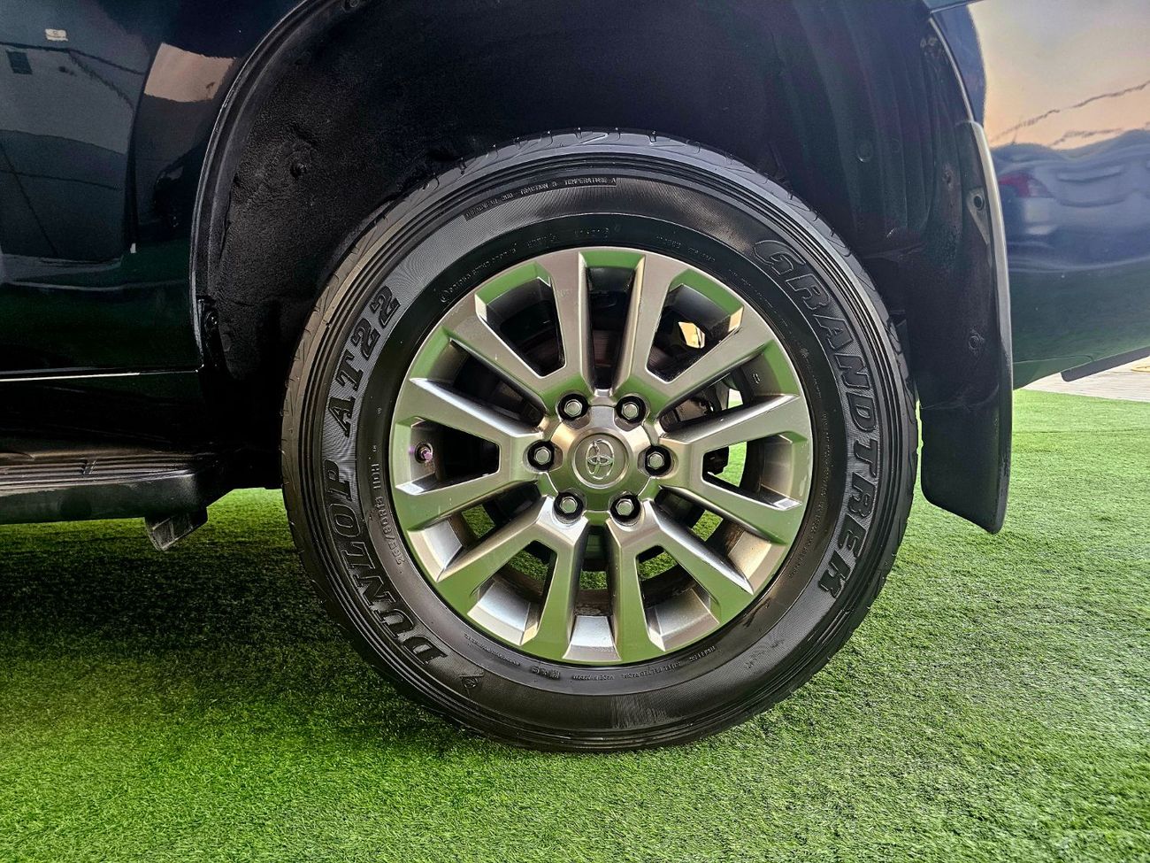 Toyota Prado GXR/ SUNROOF LEATHER/ V6 4.0L 4WD/ LOW MILEAGE/ SINGLE OWNER