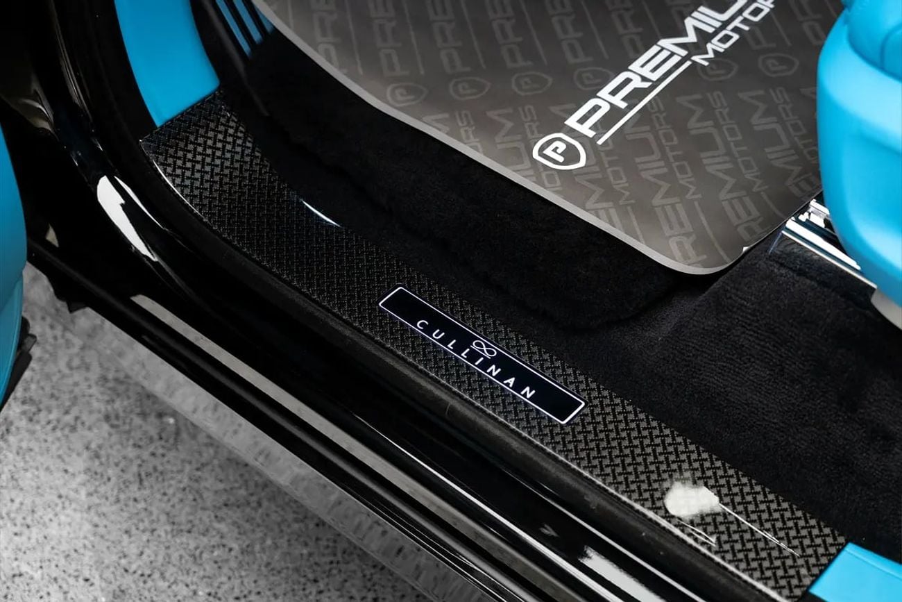 Rolls-Royce Cullinan ROLLS ROYCE | CULLINAN BLACK BADGE | GCC SPECS | DEALER WARRANTY + SERVICE CONTRACT