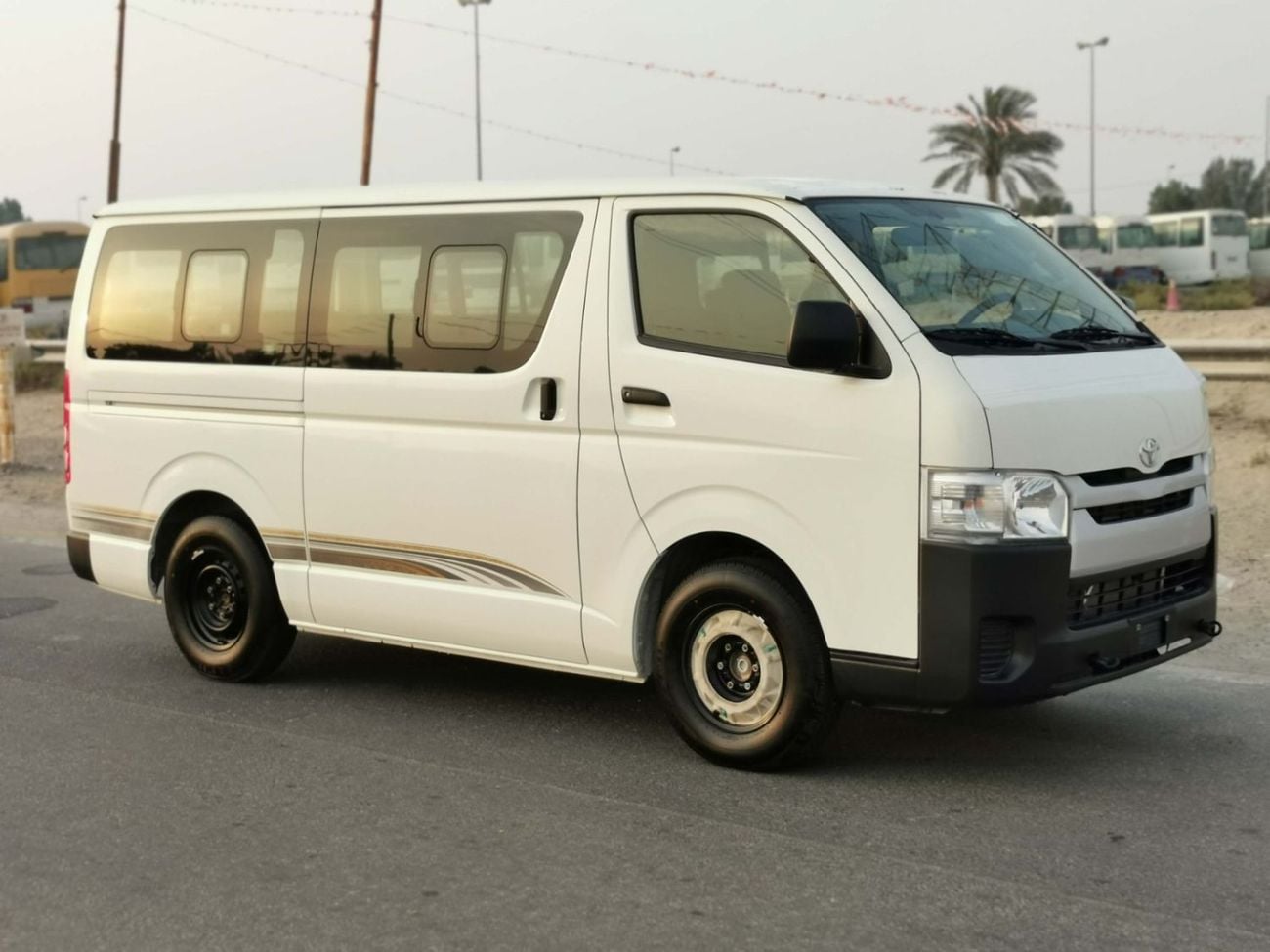 تويوتا هاياس STANDARD ROOF / M/T / 2.5L DIESEL / 15 SEATER / EXPORT ONLY ANGOLA (CODE # HD25ST15)