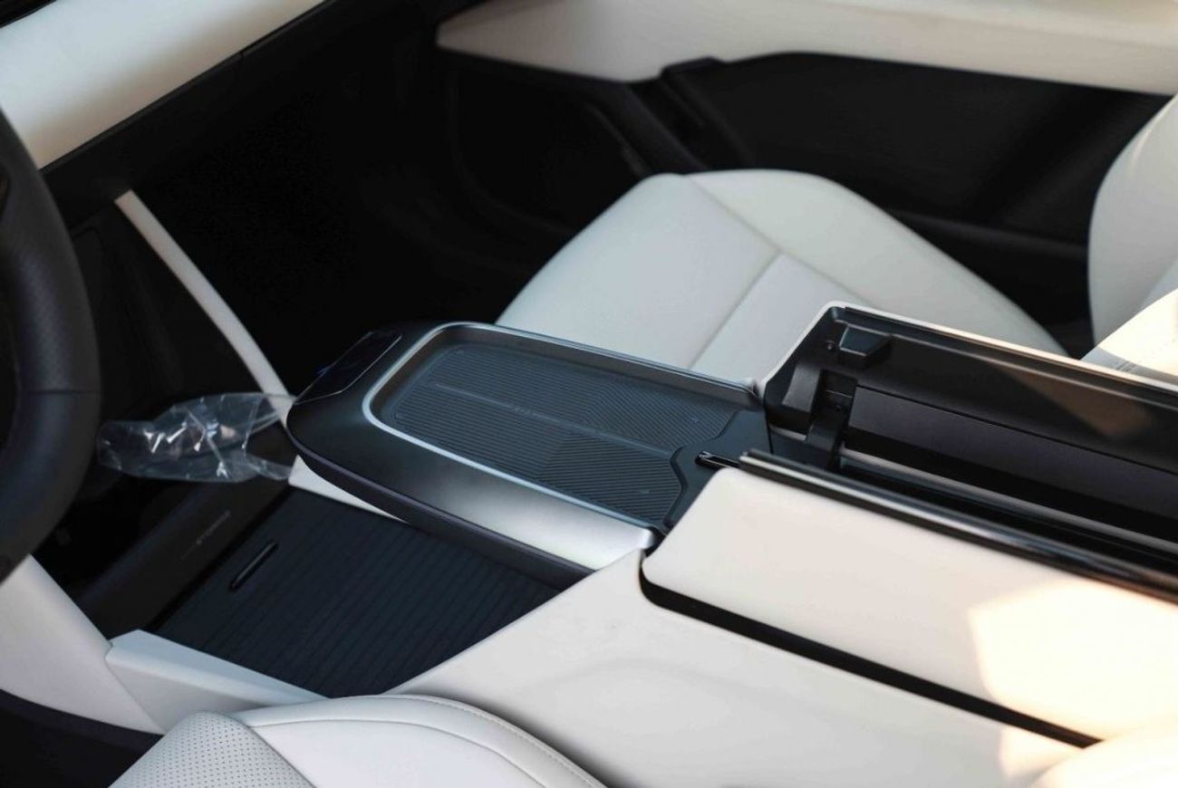 Ji Yue 01 2023 JIYUE 01 MAX - أبيض من الداخل أبيض | للتصدير فقط