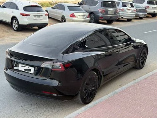 تسلا موديل 3