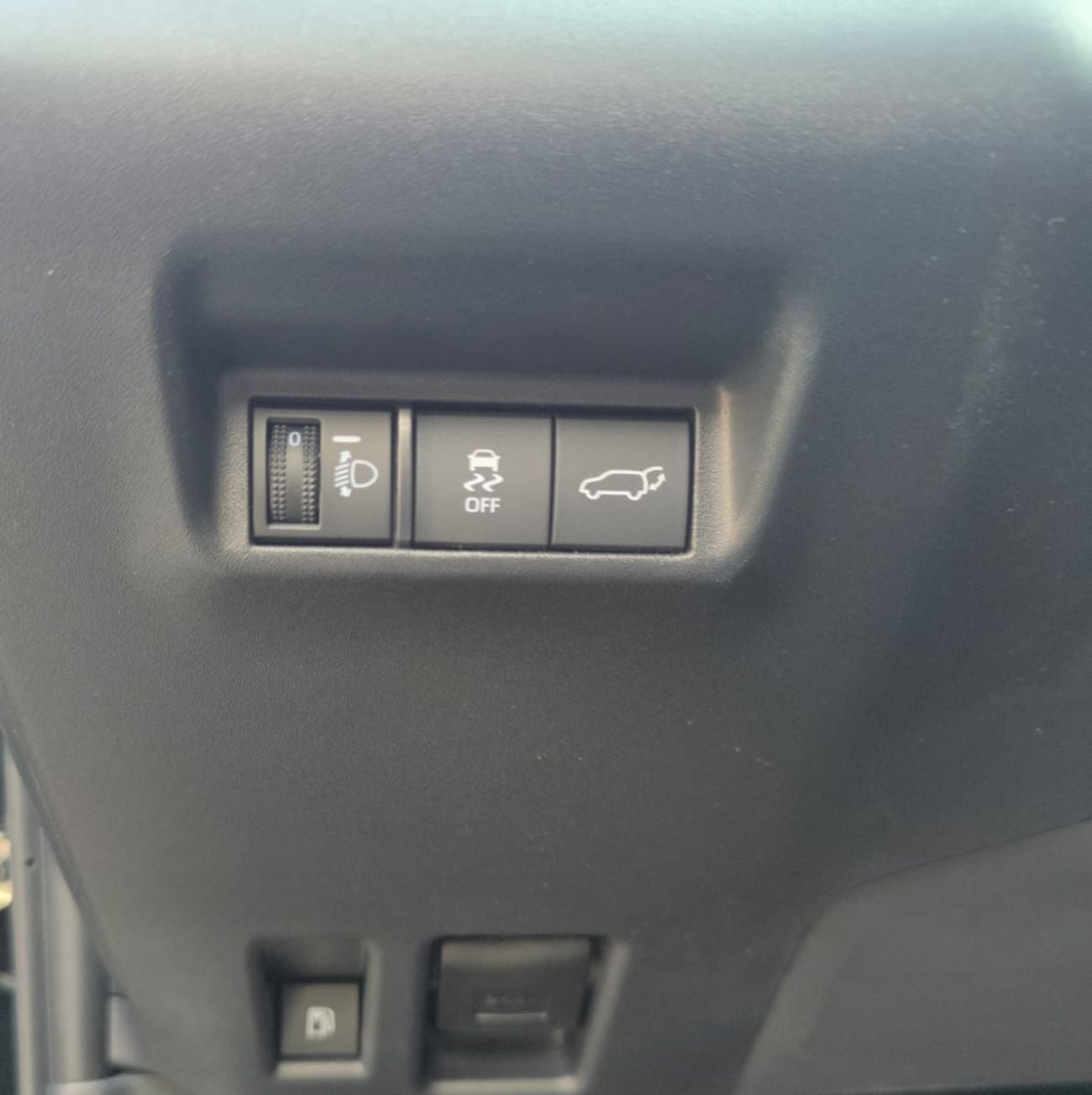 Toyota RAV4 2.5L Hybrid 4WD 2026 Deluxe Edition