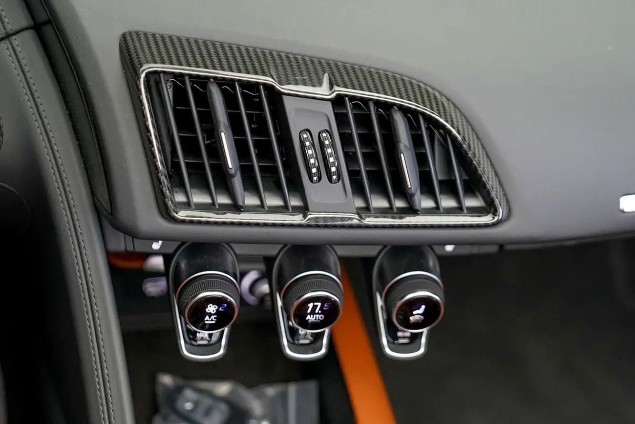 Audi R8 V10 PLUS Spyder V10 Plus 5.2L