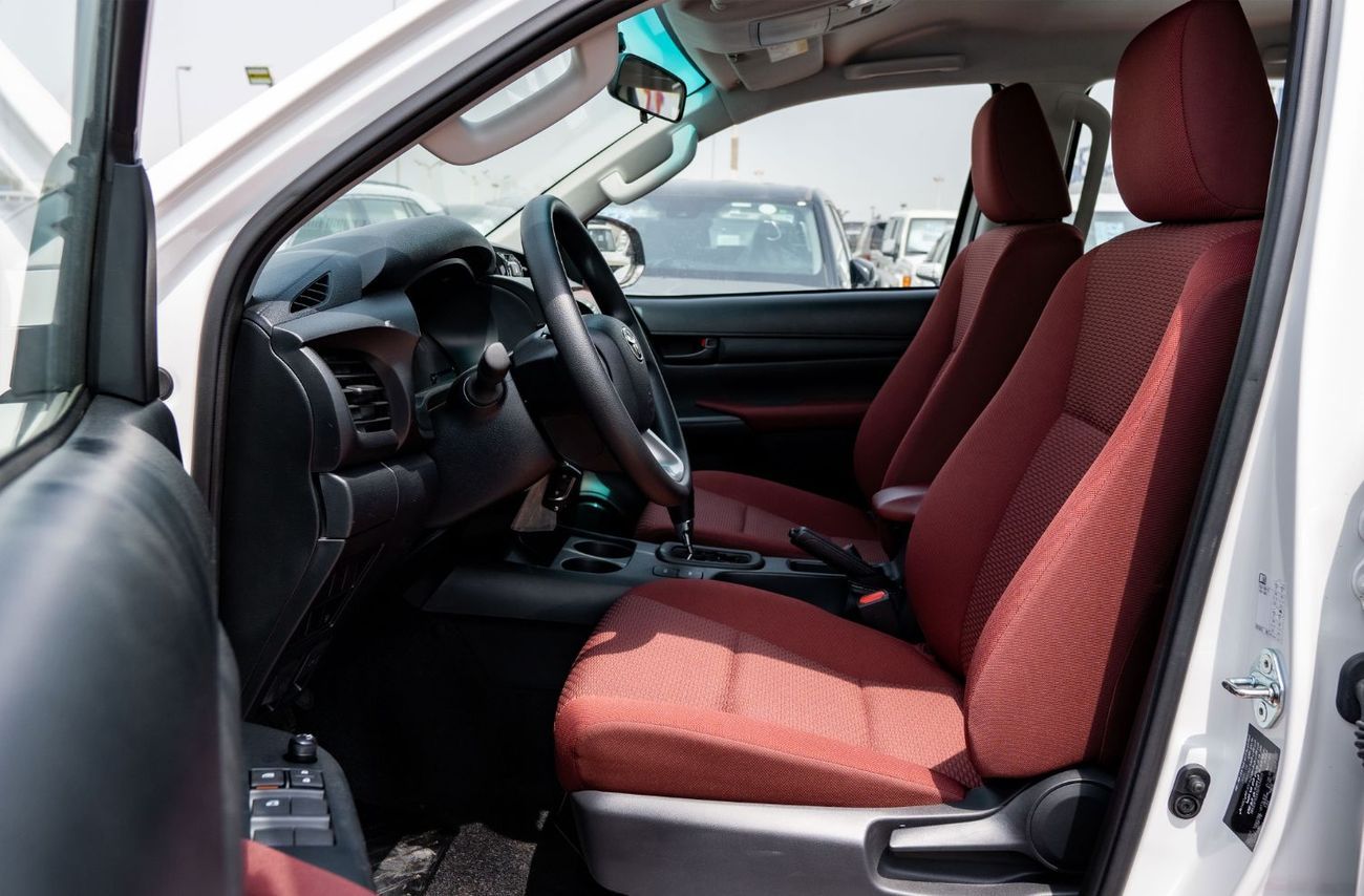 تويوتا هيلوكس 2025 Toyota Hilux DLX 2.7L AT Petrol (White)