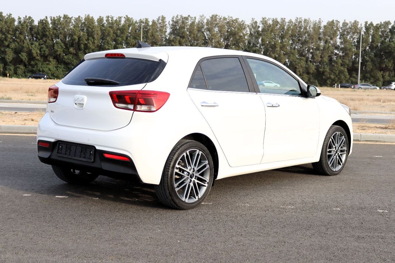 كيا ريو LX 1.4L Hatchback