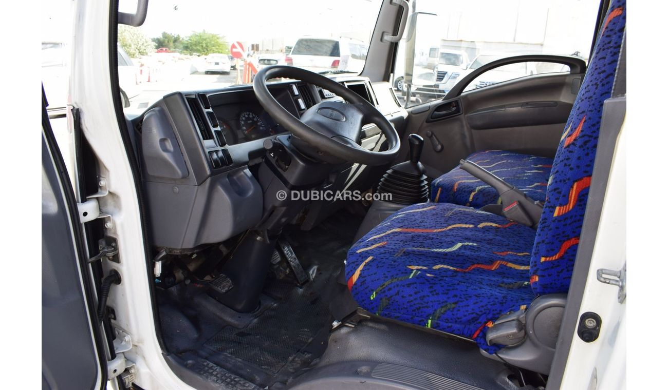 Isuzu NPR Isuzu Npr chiller pick up, Model:2012. Excellent condition