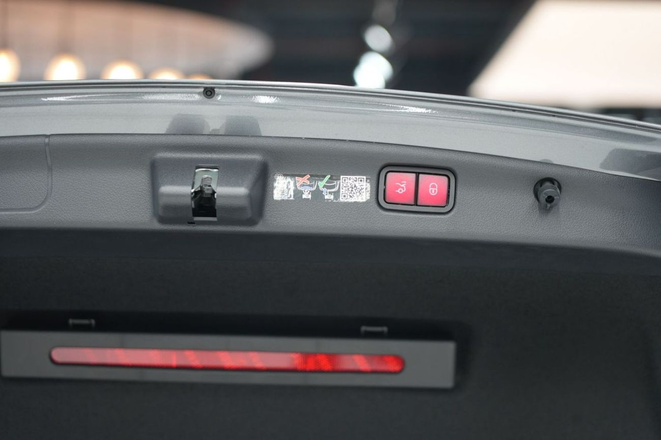 مرسيدس بنز C 200 Mercedes-Benz C 200 | 2026 GCC 0km | Agency Warranty | AMG Package