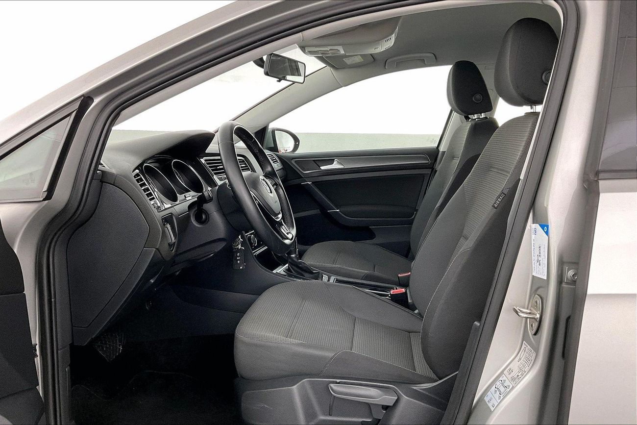 Volkswagen Golf SE| 1 year free warranty | Exclusive Eid offer