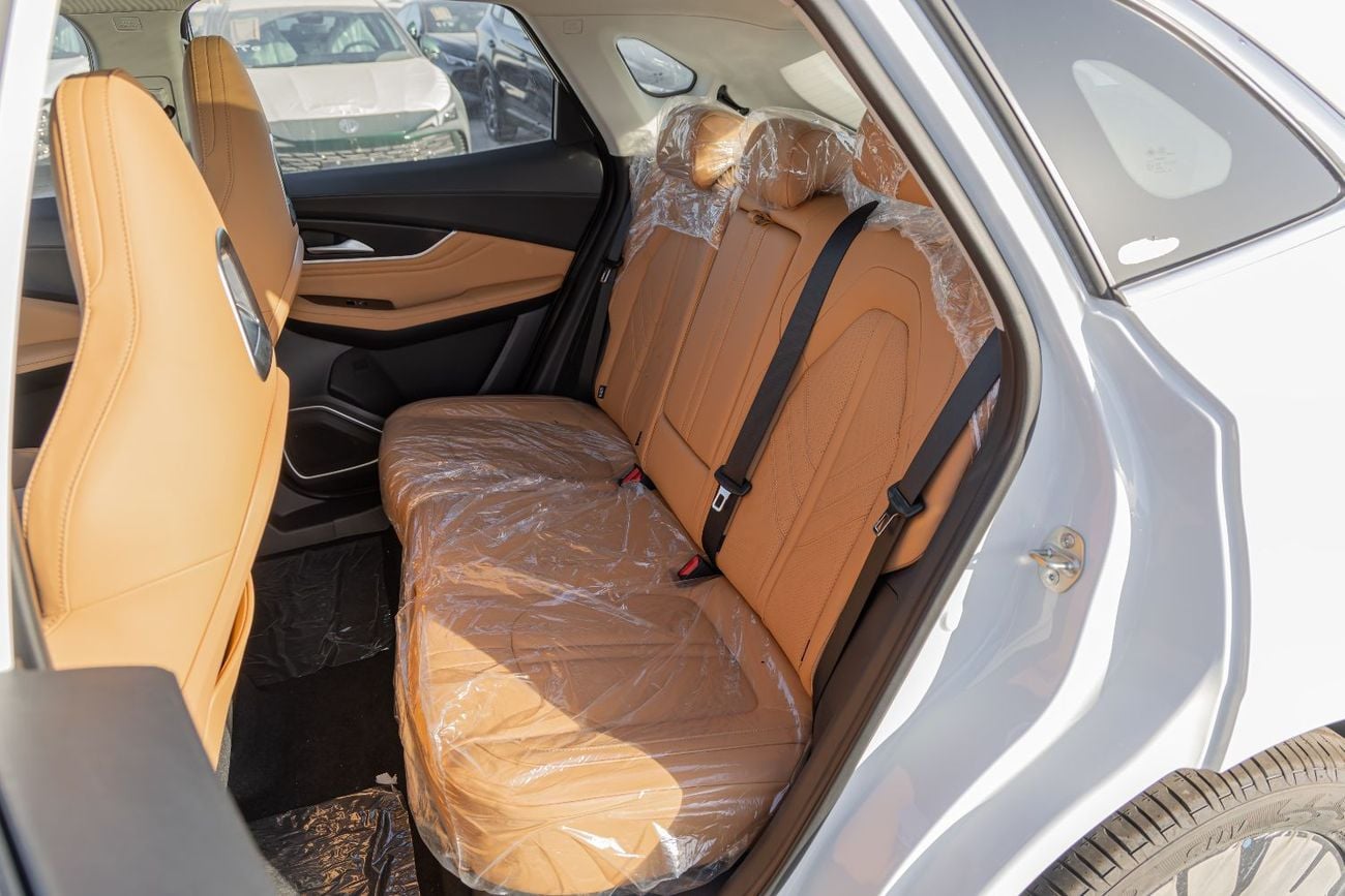 Forthing T5 HEV DONGFENG FORTHING T5 | HEV | GCC | HYBRID | V4 | WHITE | 2026