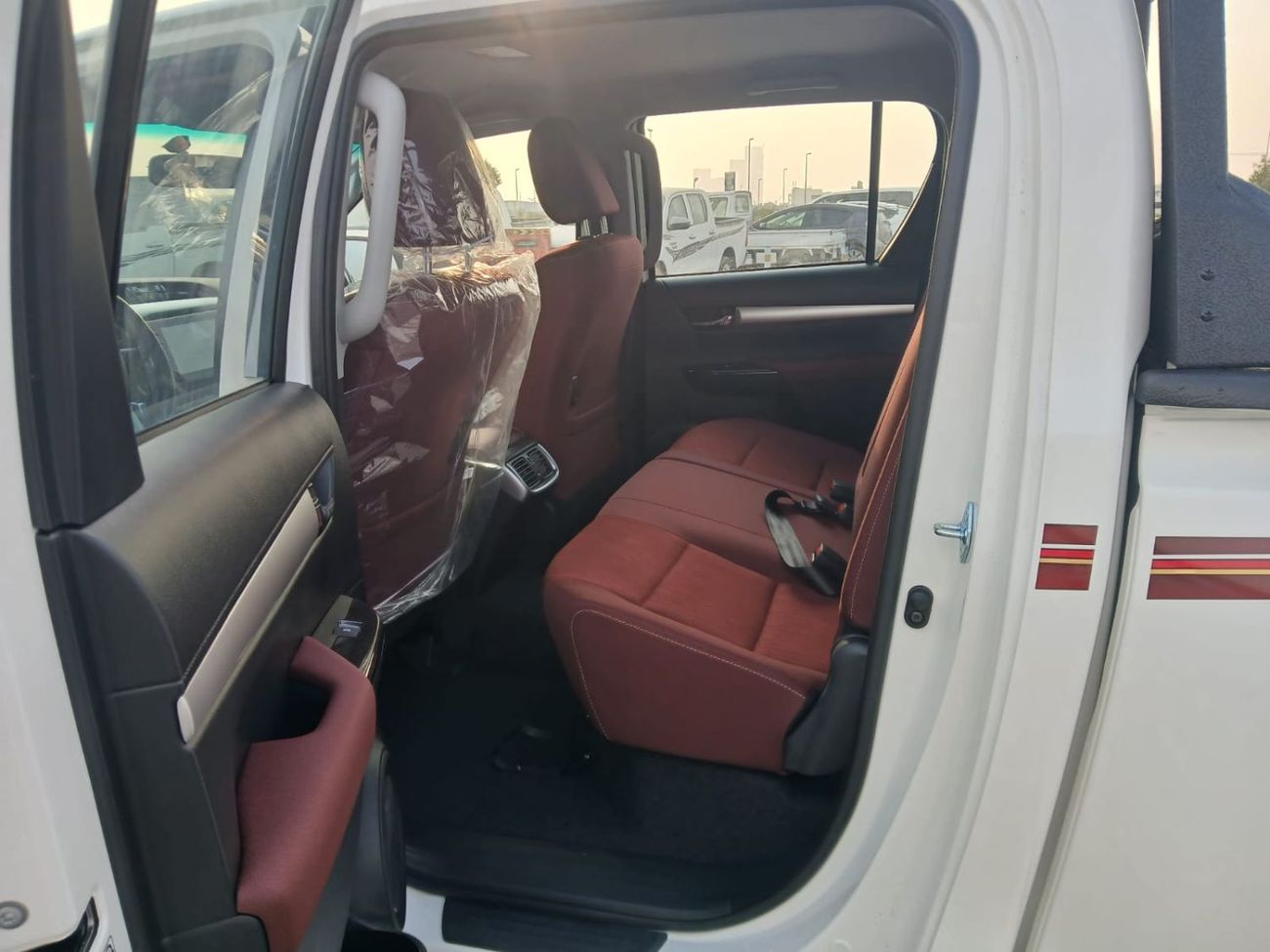 تويوتا هيلوكس SR5 (NON GCC) 2.4 Turbo Diesel -Bahrain Specifications 0KM Export Only