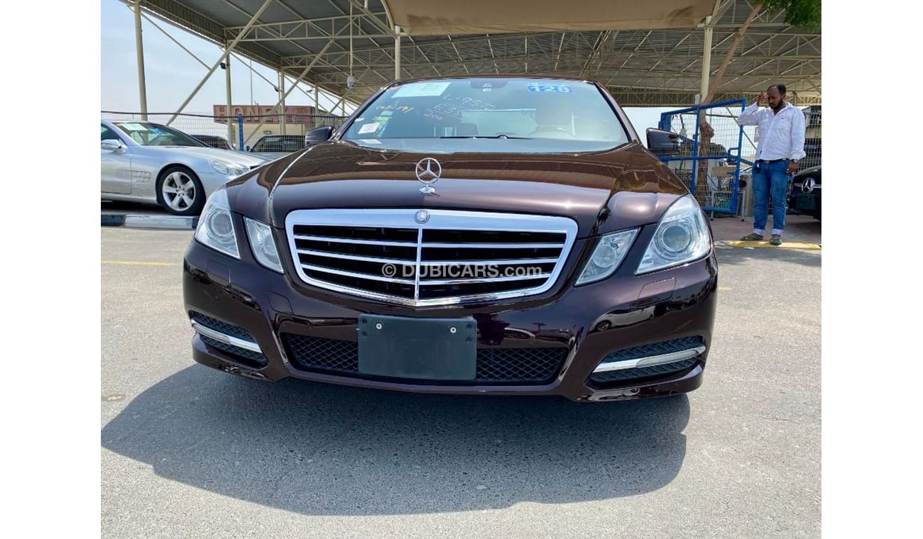 Mercedes-Benz E 350 Burgundy Color