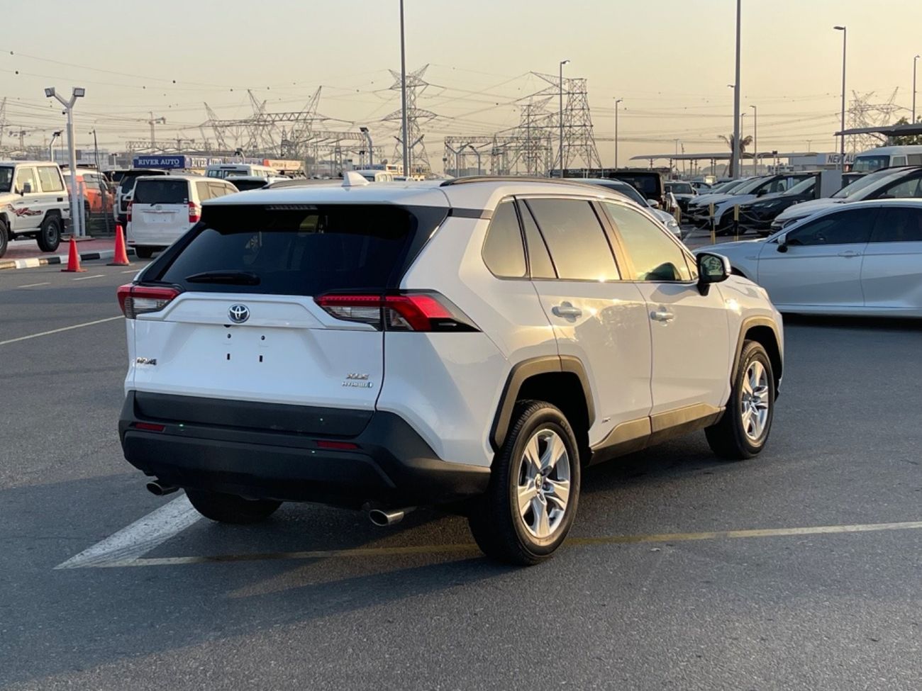 Toyota RAV4 VXR HEV 2021 TOYOTA RAV4 XLE HYBRID FULL OPTIONS IMPORTED FROM USA