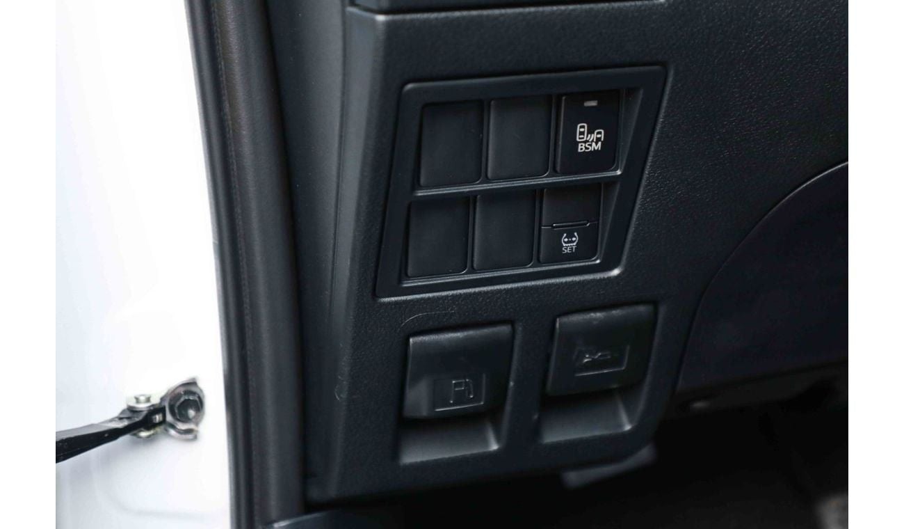 Toyota Hilux 2.7L HI - PLATINUM WHITE PEARL inside BLACK | Export Only