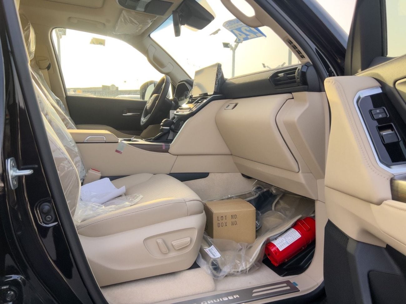 Toyota Land Cruiser VX TOYOTA LAND CRUISER LC300 VX 4.0 OMAN SPEC