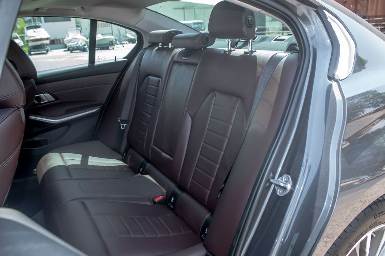 بي أم دبليو 320 Luxury Line