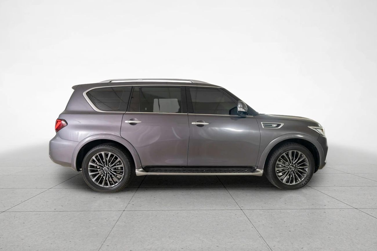 Infiniti QX80 LUXE 5.6
